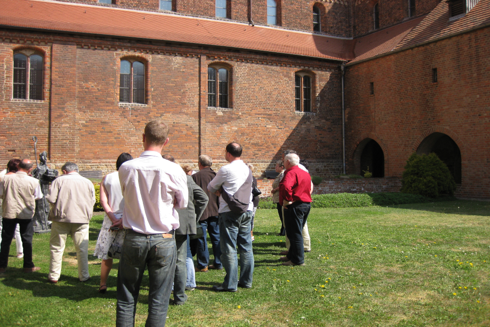 2022_Klosterf__hrung_alternativ_960x640.JPG